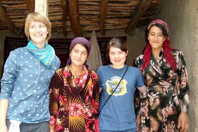 2 Day Ukhum Hiking Tour from Bukhara - What the Ukhum homestay means in practice