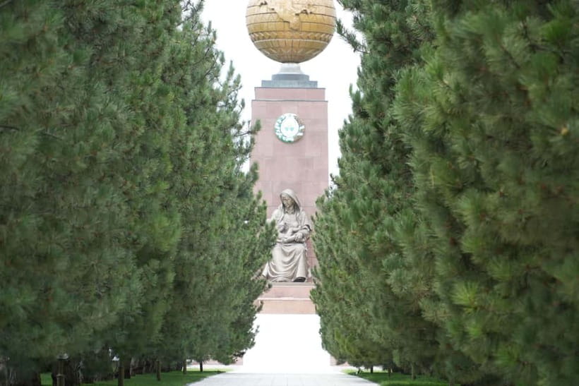 All-Inclusive VIP Tashkent Tour with Guide & Meals - Green spaces and a Sony A6700 photo session