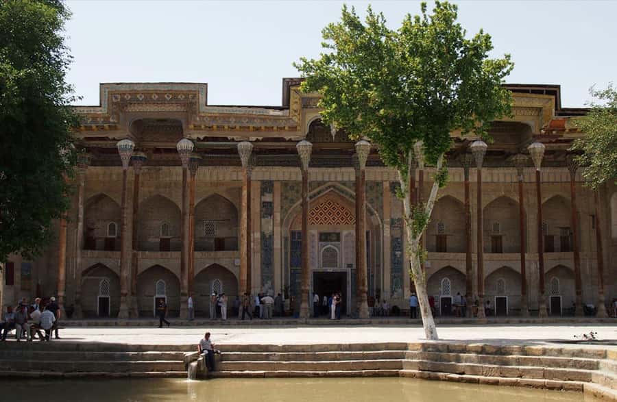 Bukhara: Full-Day Guided Tour with English-Speaking Guide - Bolo Haouz Mosque and the Emir’s place of worship