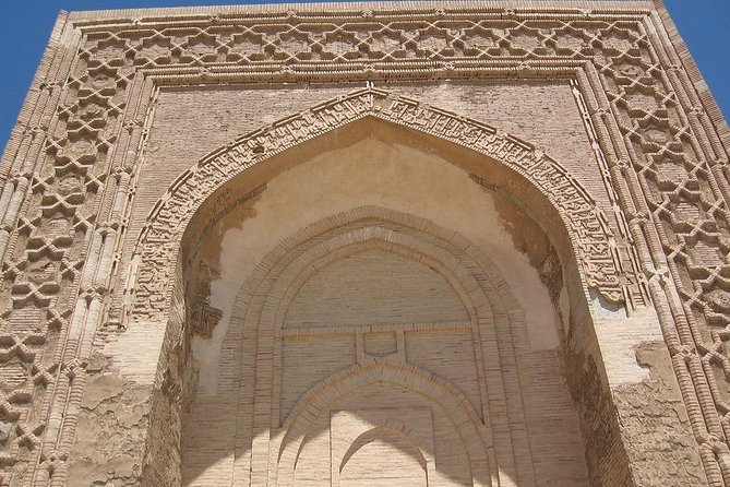 Bukhara - Samarkand Transfer (275 km) - Bukhara pickup: hotel, airport, or railway station