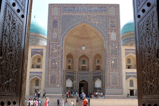 Bukhara: Walking Tour with a Small Group - Magoki-Attori and the first trading domes