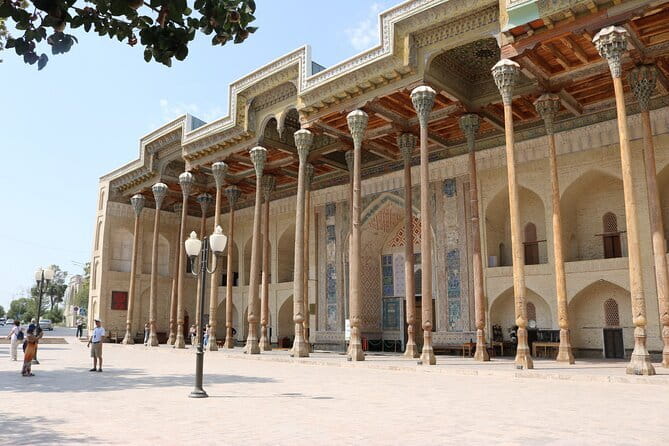 Bukhara: Walking Tour with a Small Group - Lyabi-Hauz: the best place to begin