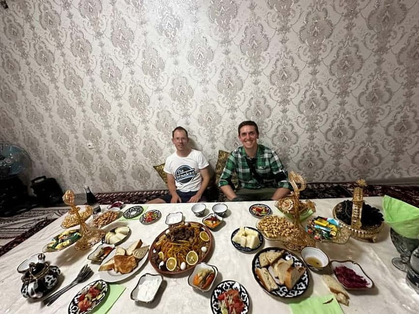 cooking traditional food in Samarkand with local people - Gas, ochoq, and the heat of a tandir