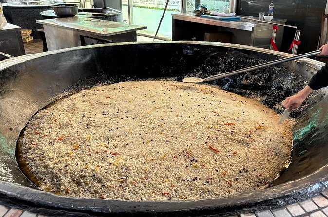 Food tour in Tashkent - The guide and driver shape the experience