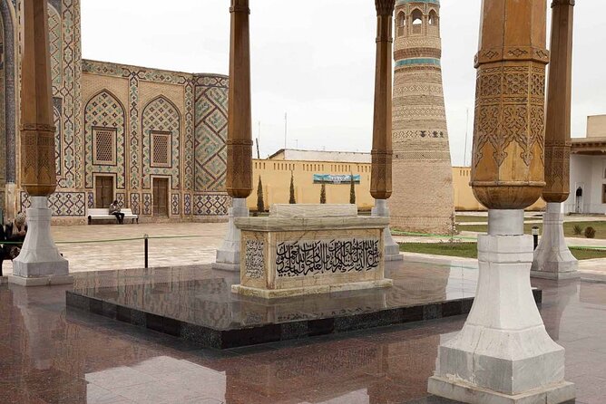 Full-Day Private Guided Tour to Islamic 7 Saints of Bukhara - Gijduvon and Abdalhalik Gijduvani
