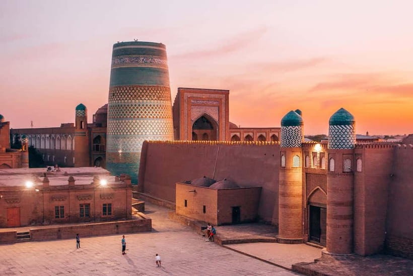 Guided tour around Khiva - Mukhammad Aminkhan Madrasah and the Blue Tower