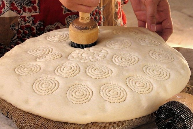 Master Class - Uzbek Bread (Khiva) - Preparing the dough and adding flower designs