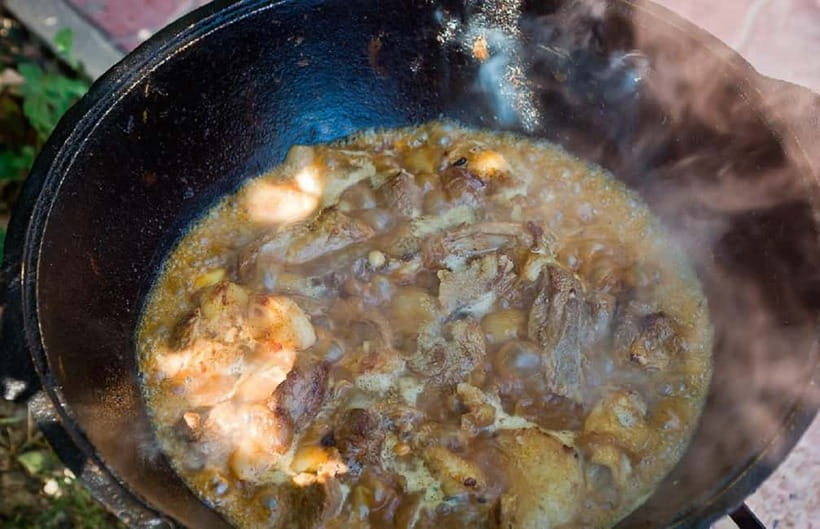 Plov and Samsa Cooking Class in Tashkent - Sharing tea and a home-cooked meal in Tashkent