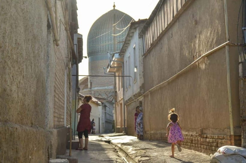 Samarkand City Tour: Ancient Domes & Timeless Stories - Bibi-Khanym Mosque and a famous royal story