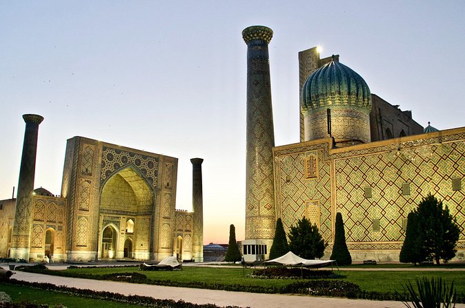 Samarkand City Tour with a Professional Photographer - Bibi Khanym Mosque and the end near Siab Bazaar