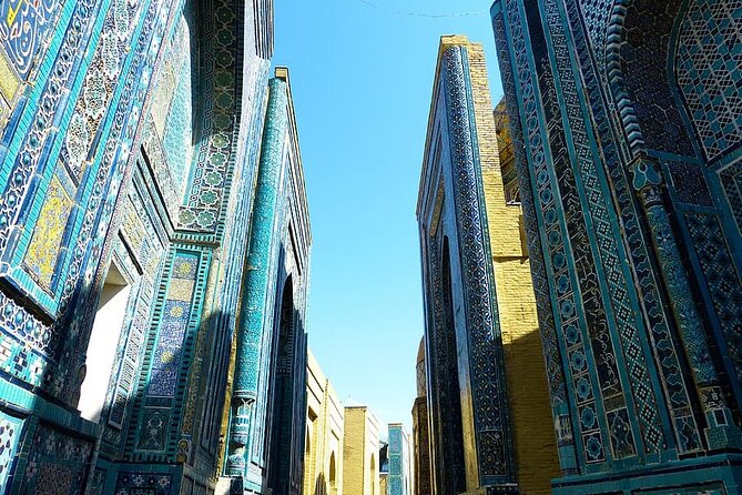 Samarkand: Historical Monuments Group Walking Tour - What the guide adds to the monuments