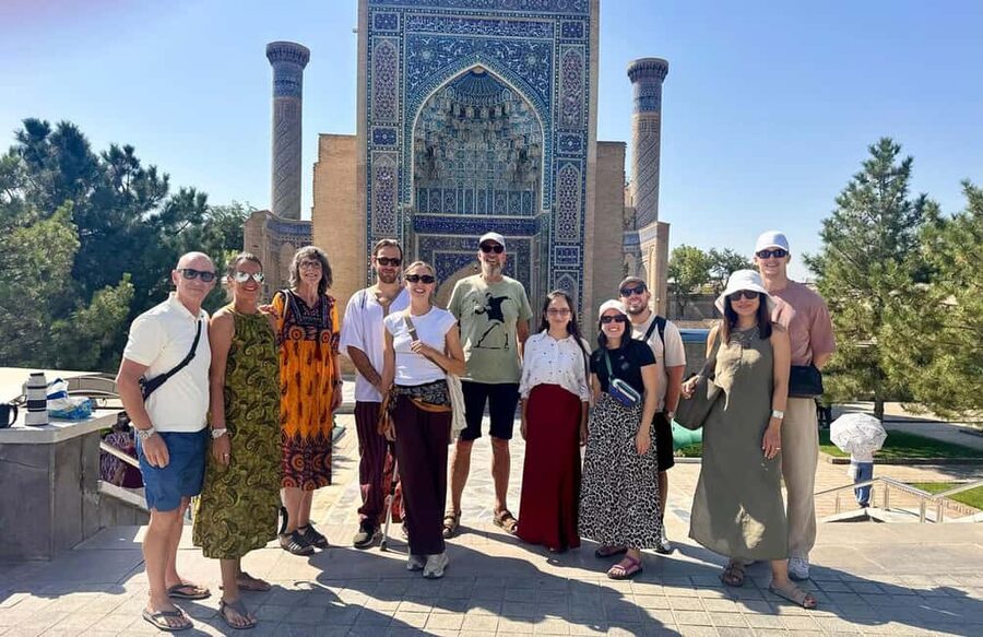 Samarkand Moonlight Tour: A Timeless Night Experience - Small groups and the guide’s role