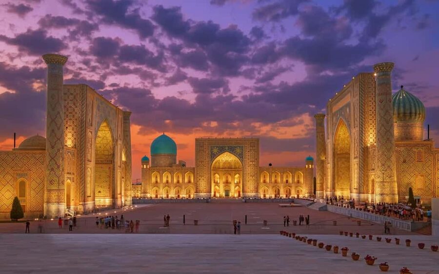 Samarkand: Photo Walking Tour - Registan Square: making three madrasahs fit