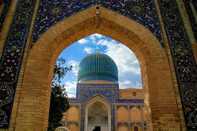 Samarkand Walking Tour - Shah-i-Zinda is the fitting final stop