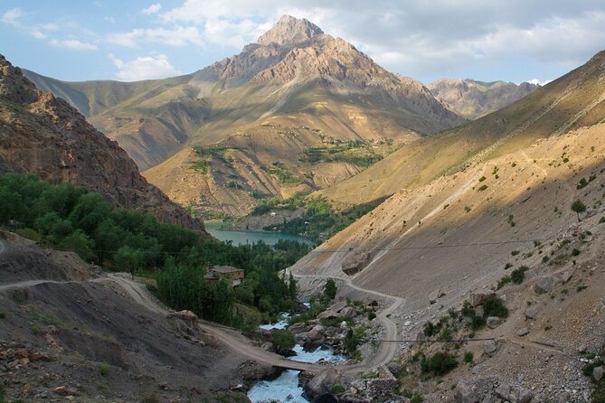 Seven Beauties Of Shing – Haftkol Tour From Samarkand - Maschidi Markazii M. Bashoro and its handmade details