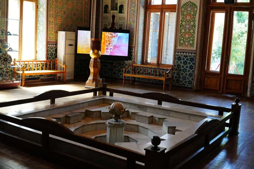 Tashkent: City Tour with Pro Photography, Lunch & Dinner - Independence Square and the city center