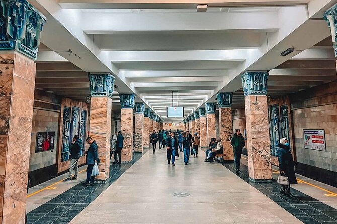 Tashkent Soviet Architecture (Modernism) and Subway station tour. - Starting at Amir Temur Square and the Uzbekistan Hotel