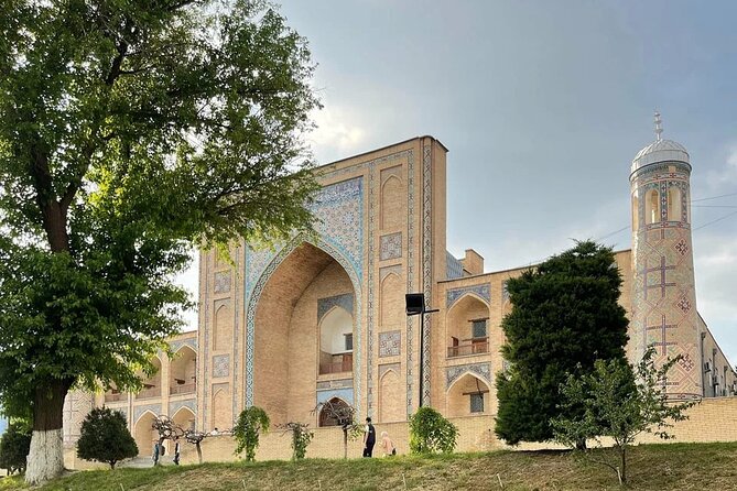 Tashkent Walking & Food Tour: Highlights + Local Flavors - Starting at Amir Temur Square and the Hotel Uzbekistan
