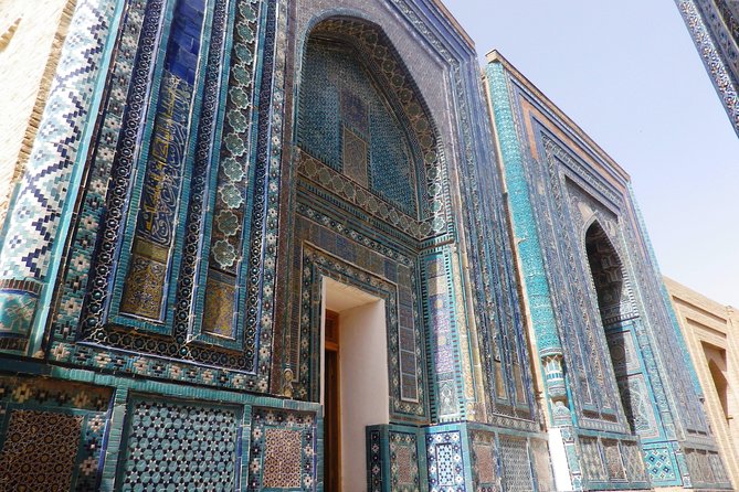 The Golden City of Samarkand: A Self-Guided Audio Tour - Shah-i-Zinda and the meaning of a low doorway