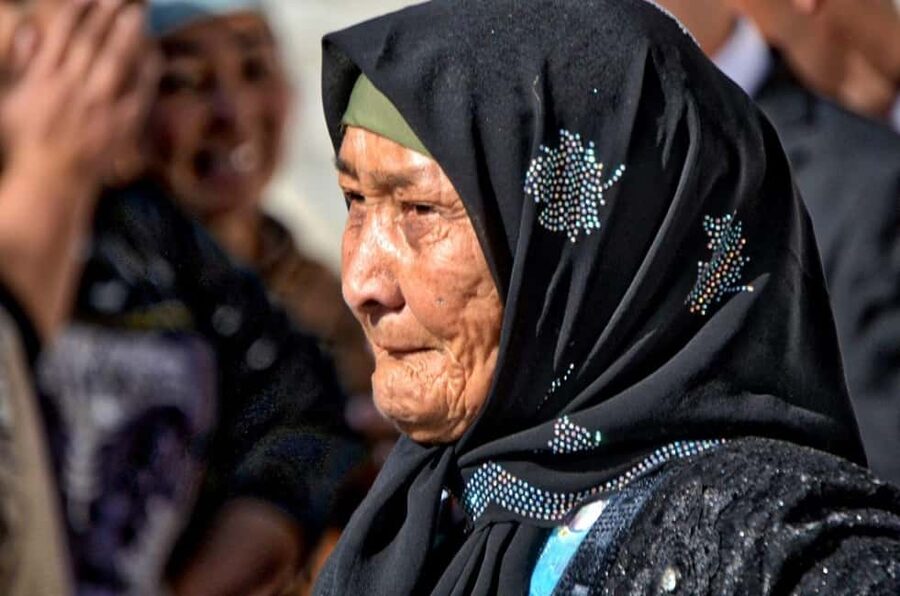 Uzbek wedding ceremony - Music, dancing, and joining the celebration
